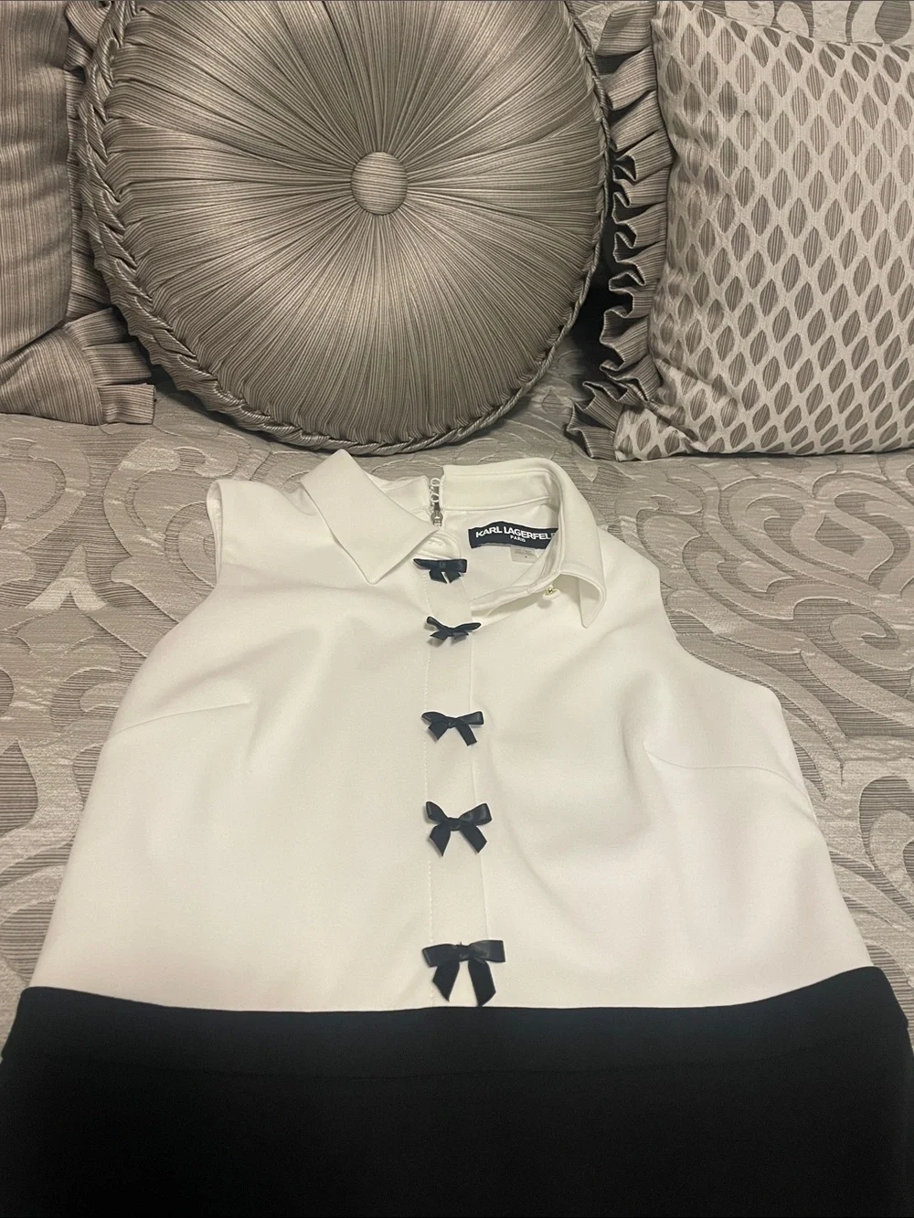 Karl Lagerfeld Black and White Bow Dress Size 4 Worn Once - Picture 4 of 12